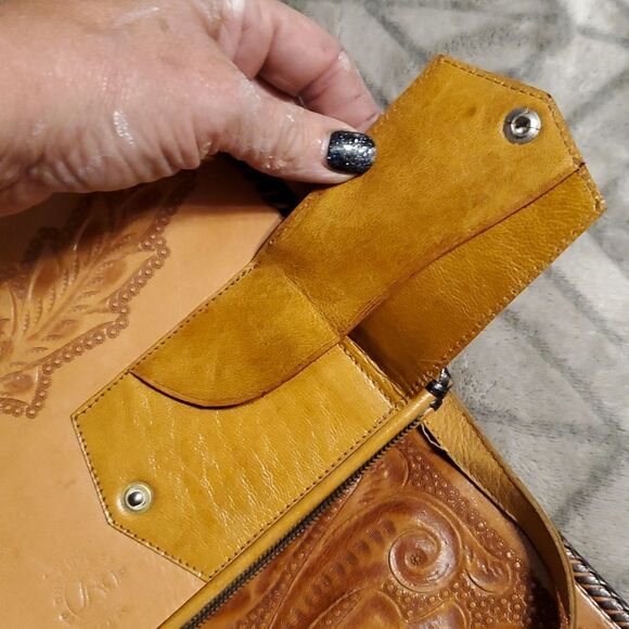 Vintage Hand tooled leather shoulder bag, 6x9 Reversable Amazing Details - Picture 9 of 16